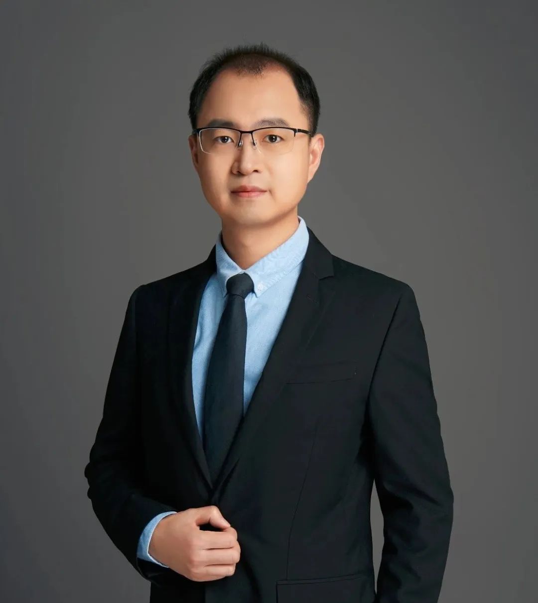 企业有温度，做事有态度！合曜生物的人物故事系列——曜有度，很荣幸邀请到了合曜生物平台技术总监——姜浩，讲述有关他的曜有度——“因热爱，所以专注”。